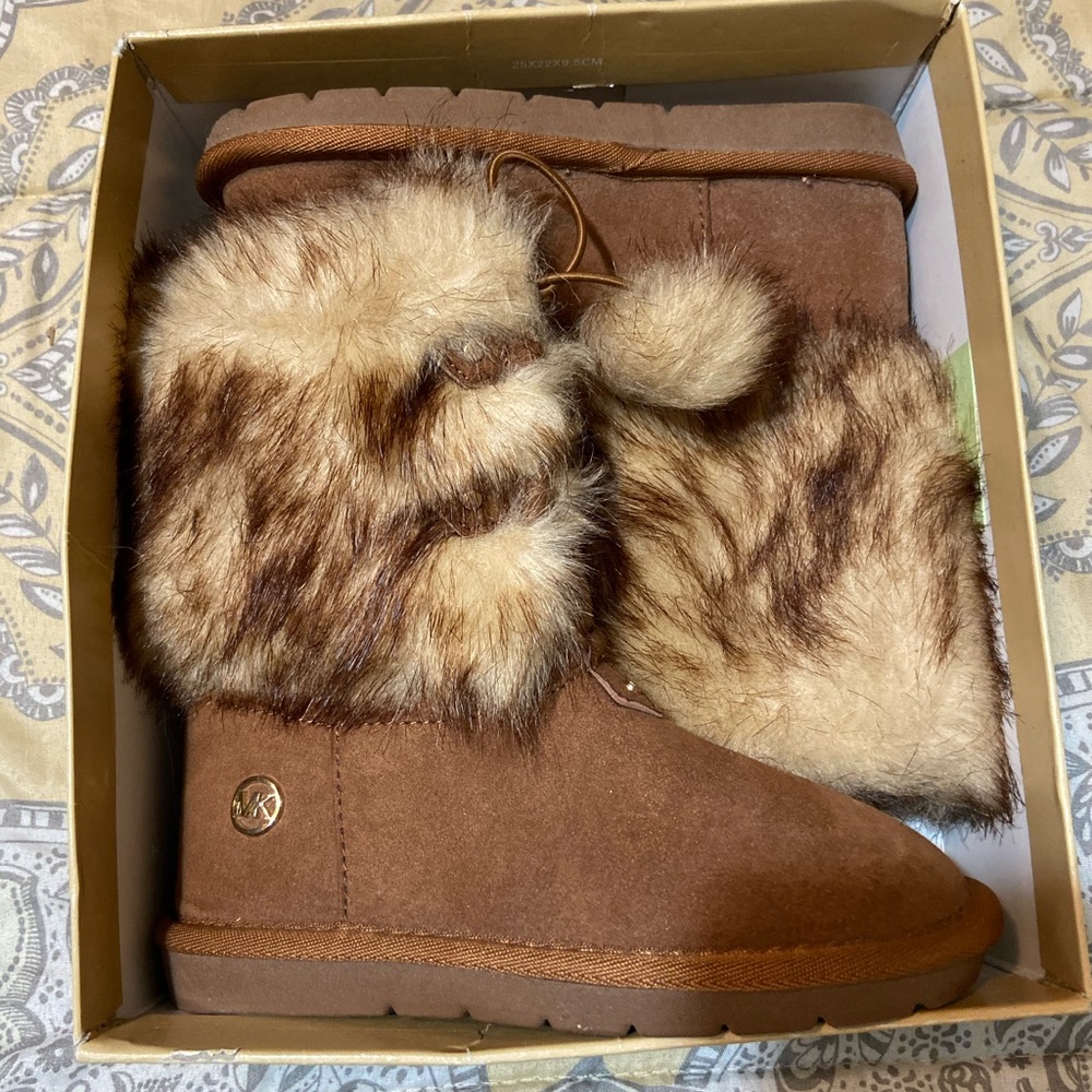 MK  kids boots with faux fur